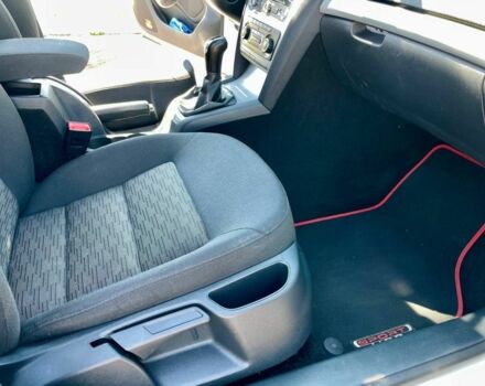 Белый Шкода Октавия, объемом двигателя 2 л и пробегом 261 тыс. км за 9300 $, фото 8 на Automoto.ua