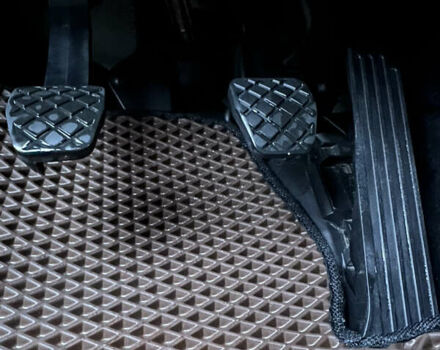 Белый Шкода Октавия, объемом двигателя 1.6 л и пробегом 245 тыс. км за 8200 $, фото 16 на Automoto.ua