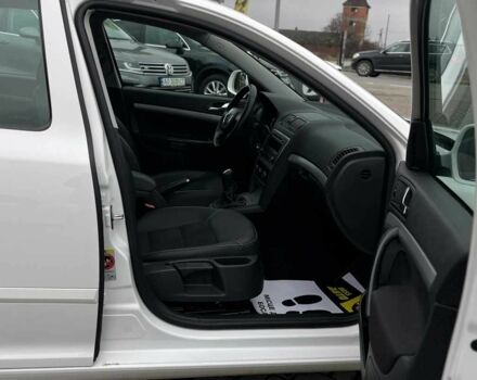 Белый Шкода Октавия, объемом двигателя 1.6 л и пробегом 260 тыс. км за 8800 $, фото 15 на Automoto.ua