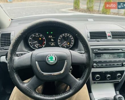 Белый Шкода Октавия, объемом двигателя 1.6 л и пробегом 280 тыс. км за 3400 $, фото 9 на Automoto.ua