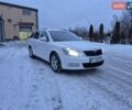 Белый Шкода Октавия, объемом двигателя 2 л и пробегом 320 тыс. км за 8550 $, фото 1 на Automoto.ua