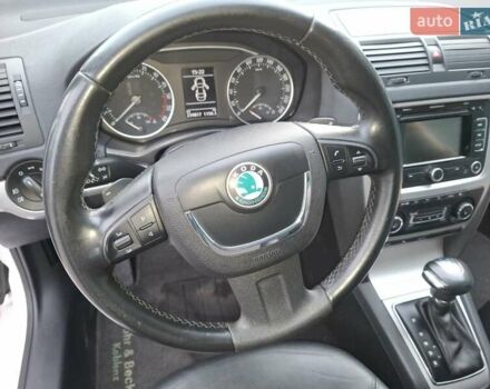Білий Шкода Октавія, об'ємом двигуна 1.6 л та пробігом 239 тис. км за 9200 $, фото 15 на Automoto.ua