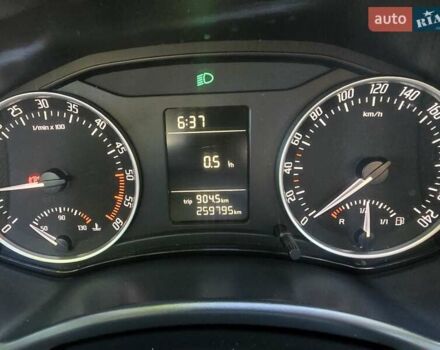 Белый Шкода Октавия, объемом двигателя 1.6 л и пробегом 260 тыс. км за 8600 $, фото 12 на Automoto.ua