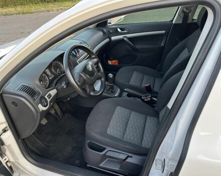 Белый Шкода Октавия, объемом двигателя 1.8 л и пробегом 252 тыс. км за 6966 $, фото 5 на Automoto.ua