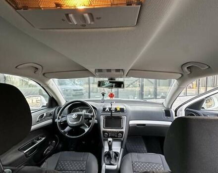 Белый Шкода Октавия, объемом двигателя 1.97 л и пробегом 355 тыс. км за 8500 $, фото 35 на Automoto.ua