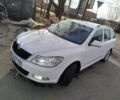 Білий Шкода Октавія, об'ємом двигуна 1.6 л та пробігом 380 тис. км за 7600 $, фото 1 на Automoto.ua