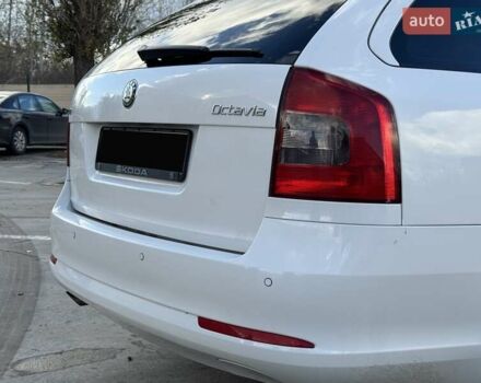 Белый Шкода Октавия, объемом двигателя 1.97 л и пробегом 281 тыс. км за 11800 $, фото 8 на Automoto.ua