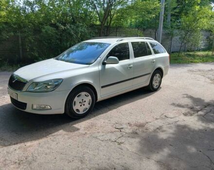 Белый Шкода Октавия, объемом двигателя 1.6 л и пробегом 270 тыс. км за 6150 $, фото 1 на Automoto.ua