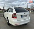 Белый Шкода Октавия, объемом двигателя 1.6 л и пробегом 375 тыс. км за 6500 $, фото 2 на Automoto.ua