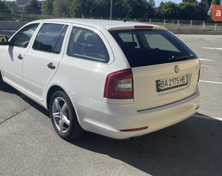 Білий Шкода Октавія, об'ємом двигуна 1.2 л та пробігом 230 тис. км за 6700 $, фото 1 на Automoto.ua