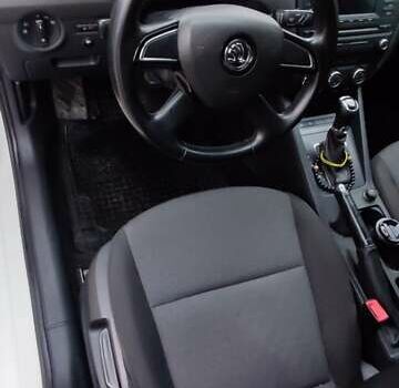 Белый Шкода Октавия, объемом двигателя 1.6 л и пробегом 315 тыс. км за 10200 $, фото 11 на Automoto.ua