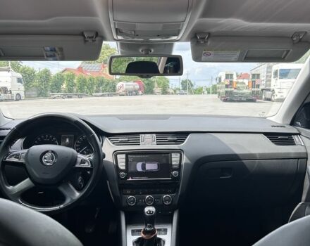 Белый Шкода Октавия, объемом двигателя 2 л и пробегом 230 тыс. км за 11200 $, фото 5 на Automoto.ua