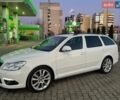 Белый Шкода Октавия, объемом двигателя 2 л и пробегом 240 тыс. км за 10999 $, фото 1 на Automoto.ua