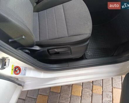 Белый Шкода Октавия, объемом двигателя 1.6 л и пробегом 276 тыс. км за 10500 $, фото 22 на Automoto.ua