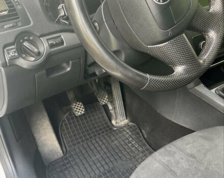 Белый Шкода Октавия, объемом двигателя 1.6 л и пробегом 170 тыс. км за 10000 $, фото 3 на Automoto.ua