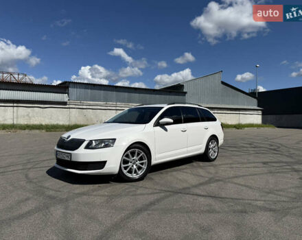 Білий Шкода Октавія, об'ємом двигуна 1.6 л та пробігом 330 тис. км за 10200 $, фото 15 на Automoto.ua