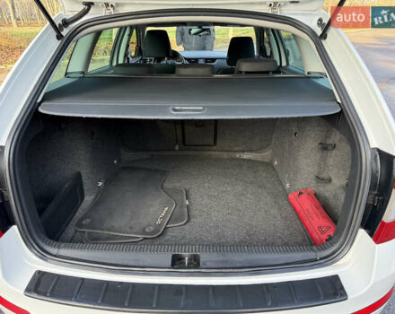 Белый Шкода Октавия, объемом двигателя 1.6 л и пробегом 280 тыс. км за 8950 $, фото 11 на Automoto.ua