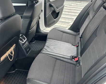 Білий Шкода Октавія, об'ємом двигуна 1.97 л та пробігом 240 тис. км за 11200 $, фото 13 на Automoto.ua