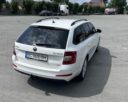 Белый Шкода Октавия, объемом двигателя 2 л и пробегом 230 тыс. км за 11200 $, фото 3 на Automoto.ua