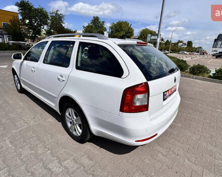 Белый Шкода Октавия, объемом двигателя 1.6 л и пробегом 228 тыс. км за 9300 $, фото 3 на Automoto.ua