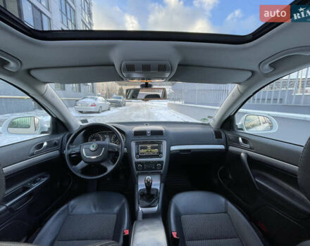 Белый Шкода Октавия, объемом двигателя 2 л и пробегом 218 тыс. км за 11950 $, фото 25 на Automoto.ua