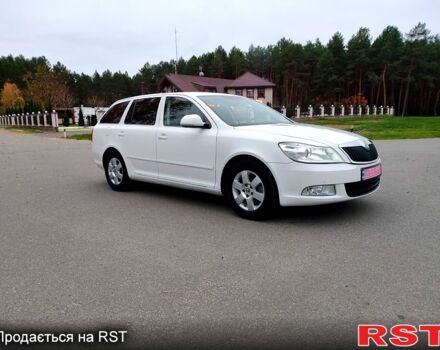 Белый Шкода Октавия, объемом двигателя 16 л и пробегом 241 тыс. км за 8500 $, фото 2 на Automoto.ua