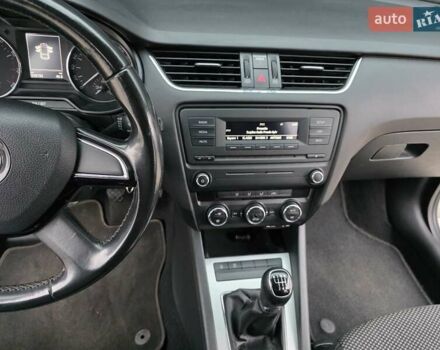 Белый Шкода Октавия, объемом двигателя 1.2 л и пробегом 170 тыс. км за 7200 $, фото 65 на Automoto.ua
