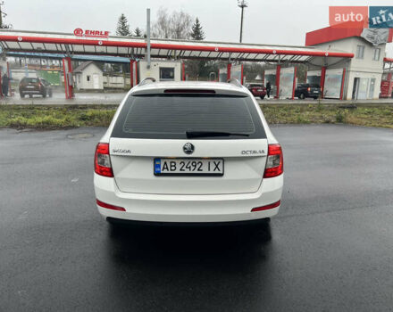 Білий Шкода Октавія, об'ємом двигуна 1.6 л та пробігом 225 тис. км за 8799 $, фото 7 на Automoto.ua