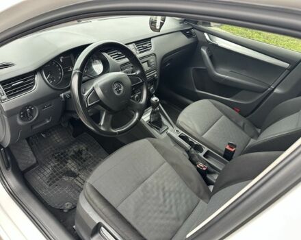 Білий Шкода Октавія, об'ємом двигуна 1.6 л та пробігом 270 тис. км за 8700 $, фото 6 на Automoto.ua