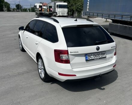 Белый Шкода Октавия, объемом двигателя 2 л и пробегом 230 тыс. км за 11200 $, фото 2 на Automoto.ua