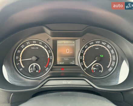 Белый Шкода Октавия, объемом двигателя 2 л и пробегом 320 тыс. км за 12500 $, фото 44 на Automoto.ua