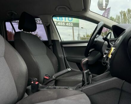 Білий Шкода Октавія, об'ємом двигуна 1.6 л та пробігом 274 тис. км за 8700 $, фото 8 на Automoto.ua