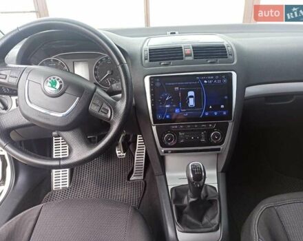 Белый Шкода Октавия, объемом двигателя 1.8 л и пробегом 125 тыс. км за 9900 $, фото 13 на Automoto.ua