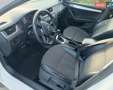 Білий Шкода Октавія, об'ємом двигуна 1.97 л та пробігом 296 тис. км за 10800 $, фото 5 на Automoto.ua