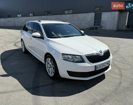Білий Шкода Октавія, об'ємом двигуна 1.6 л та пробігом 330 тис. км за 10200 $, фото 2 на Automoto.ua