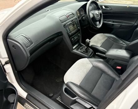 Белый Шкода Октавия, объемом двигателя 2 л и пробегом 148 тыс. км за 4200 $, фото 10 на Automoto.ua