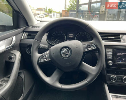 Белый Шкода Октавия, объемом двигателя 1.6 л и пробегом 261 тыс. км за 10400 $, фото 8 на Automoto.ua