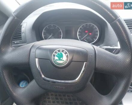 Білий Шкода Октавія, об'ємом двигуна 1.8 л та пробігом 295 тис. км за 8200 $, фото 2 на Automoto.ua