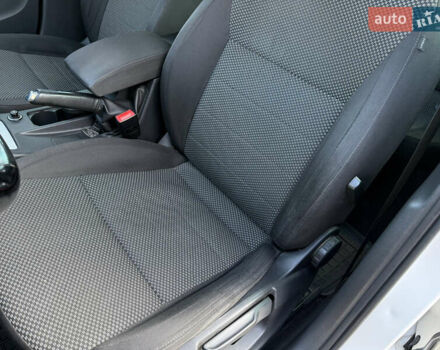 Белый Шкода Октавия, объемом двигателя 1.6 л и пробегом 280 тыс. км за 9500 $, фото 8 на Automoto.ua