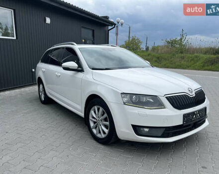 Белый Шкода Октавия, объемом двигателя 1.6 л и пробегом 261 тыс. км за 10400 $, фото 4 на Automoto.ua