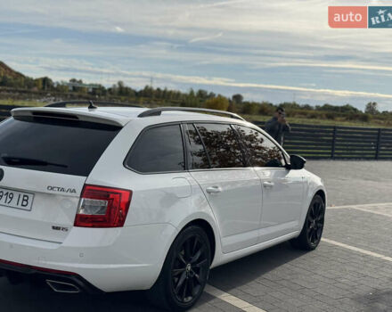 Белый Шкода Октавия, объемом двигателя 2 л и пробегом 320 тыс. км за 12500 $, фото 5 на Automoto.ua