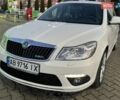 Белый Шкода Октавия, объемом двигателя 2 л и пробегом 240 тыс. км за 12800 $, фото 1 на Automoto.ua