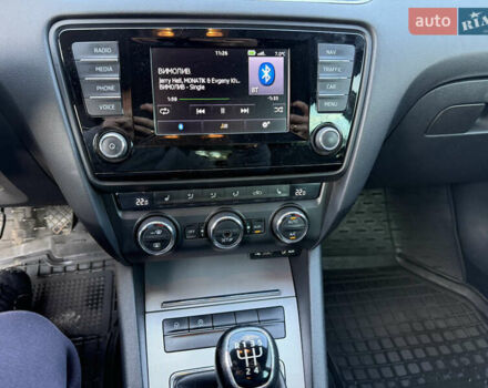 Белый Шкода Октавия, объемом двигателя 1.6 л и пробегом 280 тыс. км за 8950 $, фото 18 на Automoto.ua