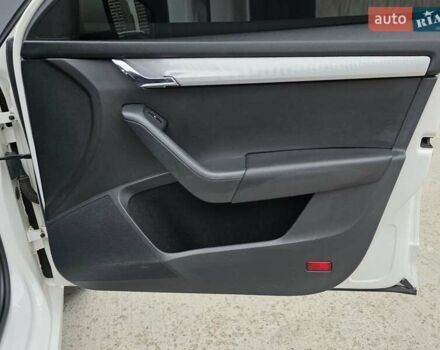 Белый Шкода Октавия, объемом двигателя 1.2 л и пробегом 170 тыс. км за 7200 $, фото 42 на Automoto.ua