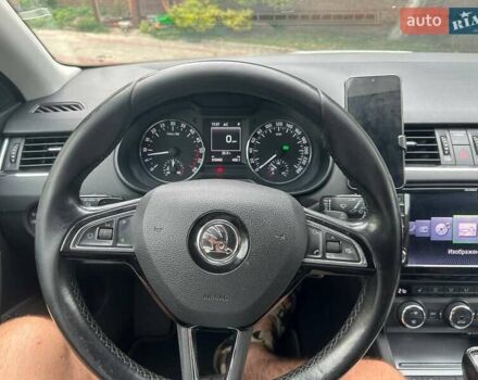 Белый Шкода Октавия, объемом двигателя 1.6 л и пробегом 309 тыс. км за 10900 $, фото 7 на Automoto.ua