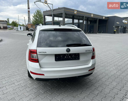 Белый Шкода Октавия, объемом двигателя 1.6 л и пробегом 261 тыс. км за 10400 $, фото 17 на Automoto.ua