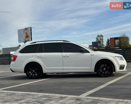 Белый Шкода Октавия, объемом двигателя 2 л и пробегом 320 тыс. км за 12500 $, фото 3 на Automoto.ua