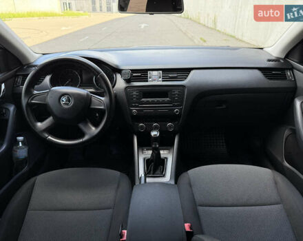 Білий Шкода Октавія, об'ємом двигуна 1.6 л та пробігом 330 тис. км за 10200 $, фото 10 на Automoto.ua