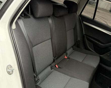 Белый Шкода Октавия, объемом двигателя 1.6 л и пробегом 330 тыс. км за 10200 $, фото 12 на Automoto.ua