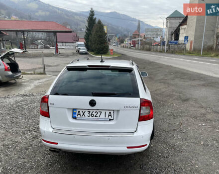 Белый Шкода Октавия, объемом двигателя 1.6 л и пробегом 216 тыс. км за 8500 $, фото 4 на Automoto.ua